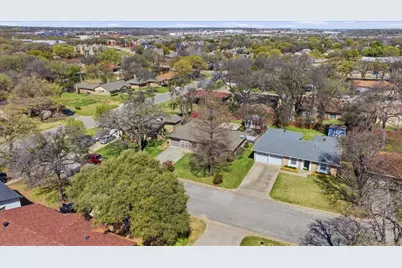 800 Brownstone Street, Euless, TX 76039 - Photo 37