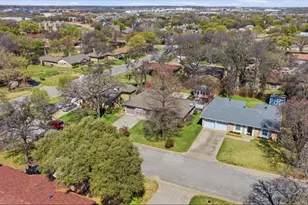 800 Brownstone St, Euless, TX 76039 - Photo 37