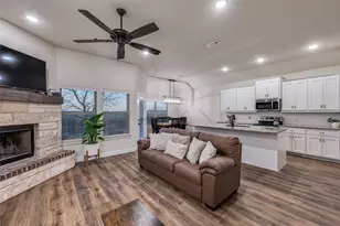 331 Osage Ct, Krum, TX 76249 - Photo 7