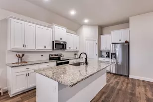 331 Osage Ct, Krum, TX 76249 - Photo 9