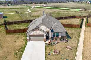 331 Osage Ct, Krum, TX 76249 - Photo 3