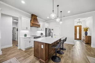 207 Colonial Dr, Mabank, TX 75156 - Photo 9