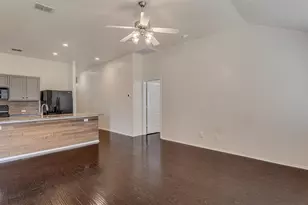 931 Hunter Ln, Burleson, TX 76028 - Photo 21