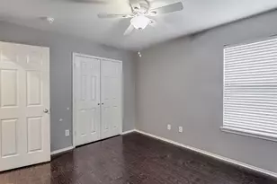 931 Hunter Ln, Burleson, TX 76028 - Photo 29