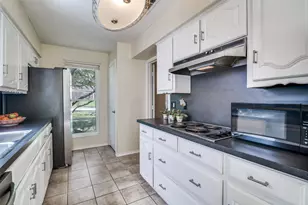 402 Fireside Dr, Richardson, TX 75081 - Photo 9