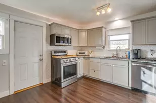 1123 Bales St, Cleburne, TX 76033 - Photo 9