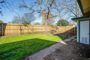 1123 Bales St, Cleburne, TX 76033 - Photo 33