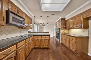 100 Castle Ct, Irving, TX 75038 - Photo 15