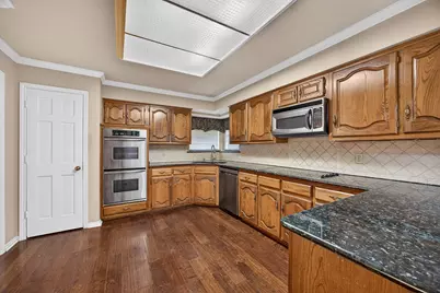 100 Castle Court, Irving, TX 75038 - Photo 13