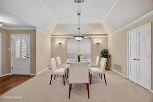 100 Castle Ct, Irving, TX 75038 - Photo 9