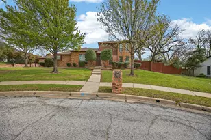 100 Castle Ct, Irving, TX 75038 - Photo 37