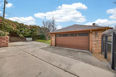 100 Castle Court, Irving, TX 75038 - Photo 3