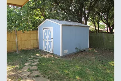 6820 Stillmeadows Circle N, North Richland Hills, TX 76182 - Photo 13