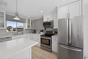 4214 Ghost Crab Ln, Galveston, TX 77554 - Photo 9