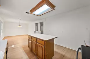 344 Bedford Ct E, Bedford, TX 76022 - Photo 9