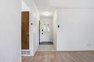 624 NW Barbara Ln, Burleson, TX 76028 - Photo 5