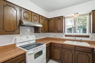 624 NW Barbara Ln, Burleson, TX 76028 - Photo 17