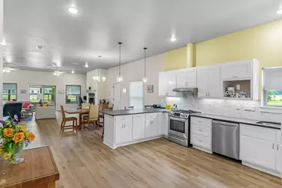 1461 Vz County Road 4607, Ben Wheeler, TX 75754 - Photo 15