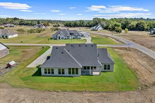 2001 Veal Cir, Springtown, TX 76085 - Photo 29