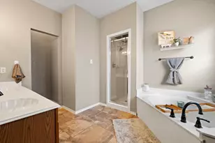 6402 Creekbend Ct, Arlington, TX 76001 - Photo 21