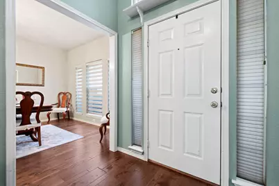 6402 Creekbend Court, Arlington, TX 76001 - Photo 5