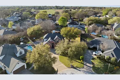 6402 Creekbend Court, Arlington, TX 76001 - Photo 3