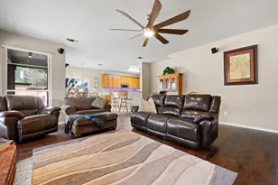 6402 Creekbend Ct, Arlington, TX 76001 - Photo 9