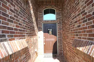 707 Broken Bow, Cleburne, TX 76033 - Photo 3