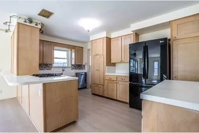 411 S Centre Lane, Lancaster, TX 75146 - Photo 7