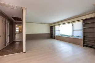 411 S Centre Ln, Lancaster, TX 75146 - Photo 5