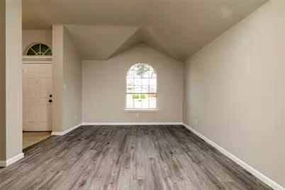 3247 Yeltes, Grand Prairie, TX 75054 - Photo 11