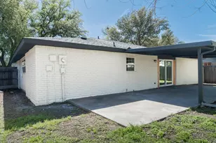 442 Lake Park Dr, Grand Prairie, TX 75052 - Photo 25