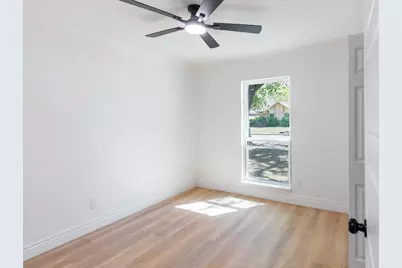 442 Lake Park Drive, Grand Prairie, TX 75052 - Photo 15