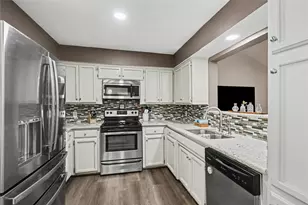2805 Autumn Dr, Hurst, TX 76054 - Photo 5