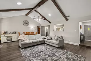 2805 Autumn Dr, Hurst, TX 76054 - Photo 3