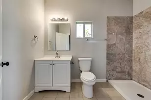 626 W Crawford St, Denison, TX 75020 - Photo 5