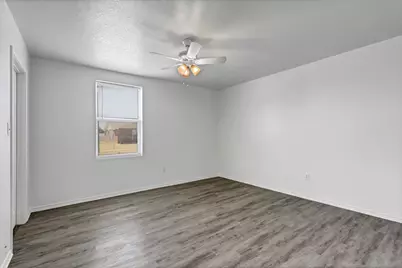 206 Bobbie Ann Court, Granbury, TX 76049 - Photo 11