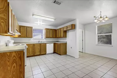 206 Bobbie Ann Court, Granbury, TX 76049 - Photo 5