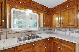 2612 Ashley Dr, Garland, TX 75041 - Photo 11