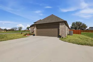 1101 Springfield Rd, Springtown, TX 76082 - Photo 5