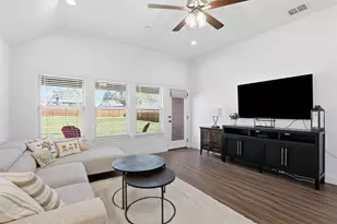 1101 Springfield Rd, Springtown, TX 76082 - Photo 17