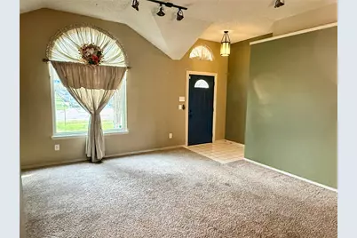 115 Moss Hill Drive, Arlington, TX 76018 - Photo 3