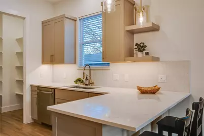 910 Hollywood Avenue, Dallas, TX 75208 - Photo 5