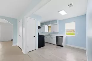 617 Rosewood Hills Dr, Garland, TX 75040 - Photo 7