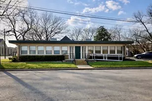 413 E Broadway St, Gainesville, TX 76240 - Photo 1