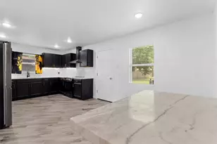 1035 Warden St, Benbrook, TX 76126 - Photo 7