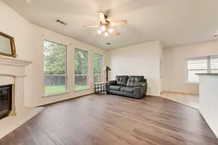 1008 Fort Apache Dr, Fort Worth, TX 76052 - Photo 3