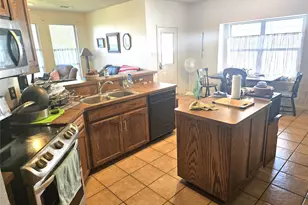 1008 Fort Apache Dr, Fort Worth, TX 76052 - Photo 9