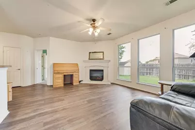 1008 Fort Apache Drive, Fort Worth, TX 76052 - Photo 5