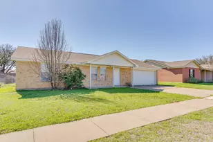 306 Kathy Ln, Granbury, TX 76049 - Photo 3